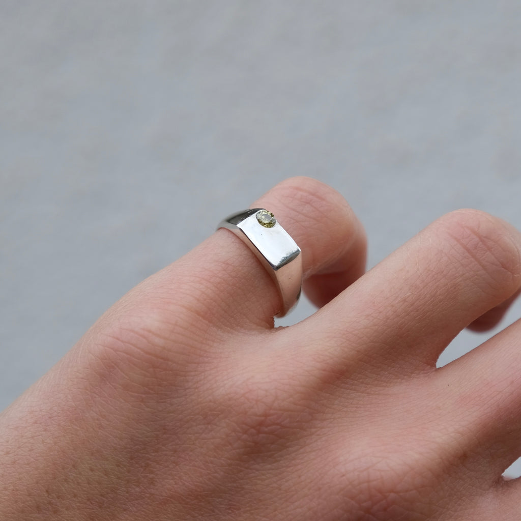 Lume Signet