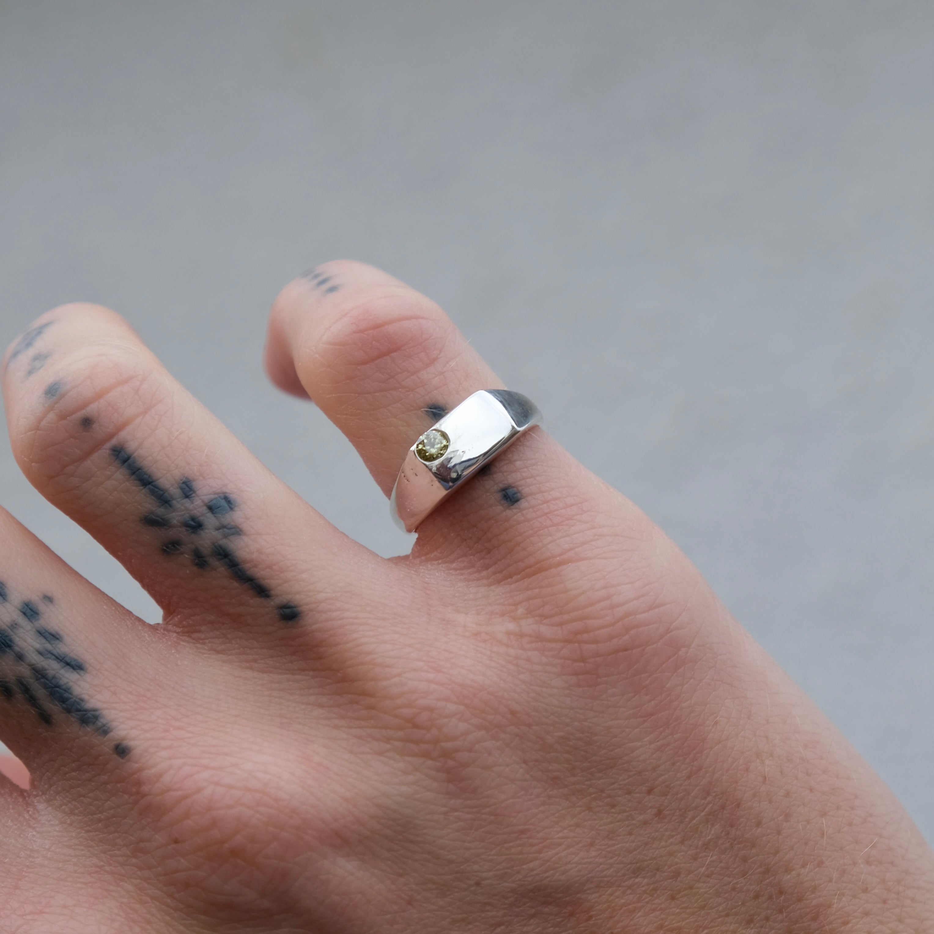 Lume Signet
