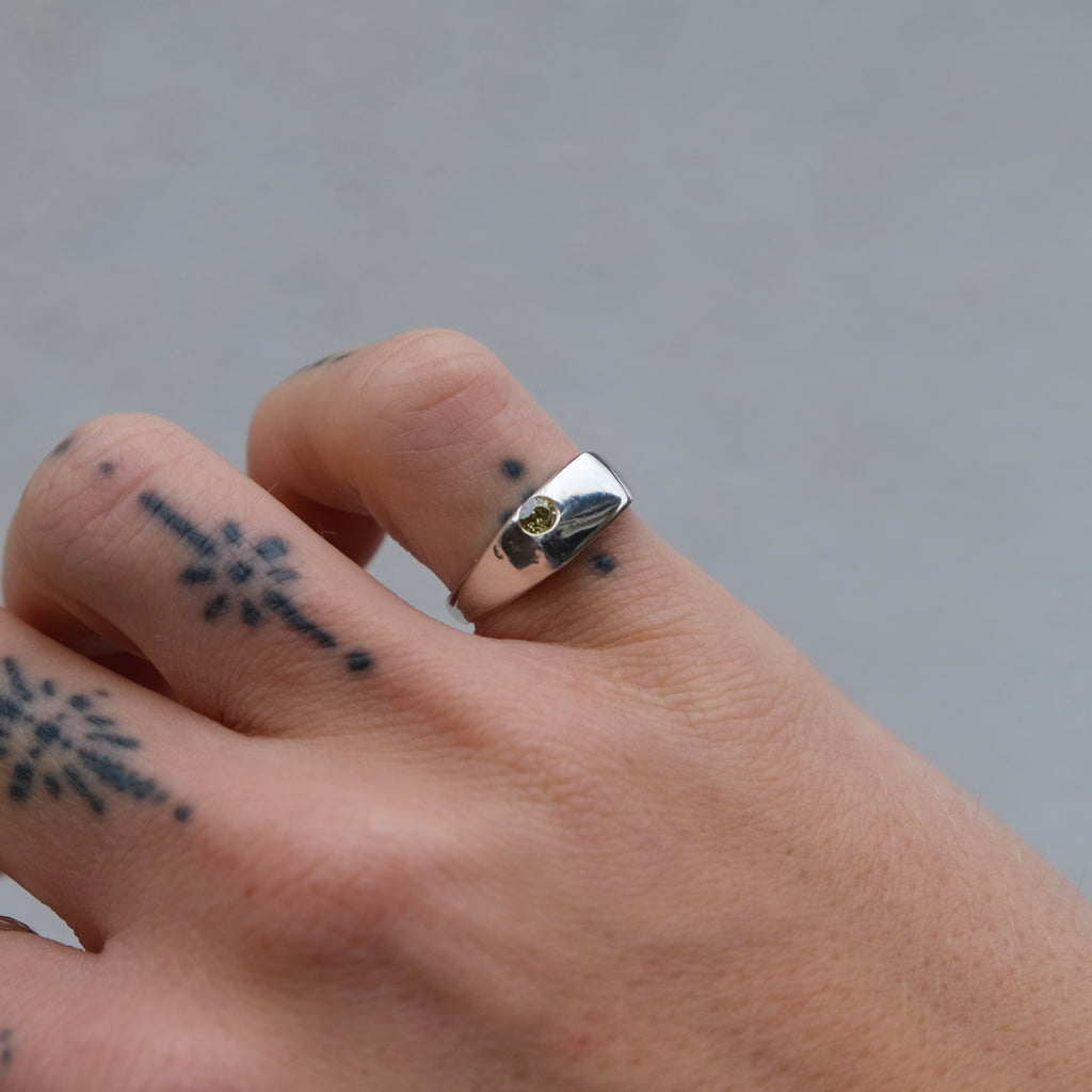 Lume Signet