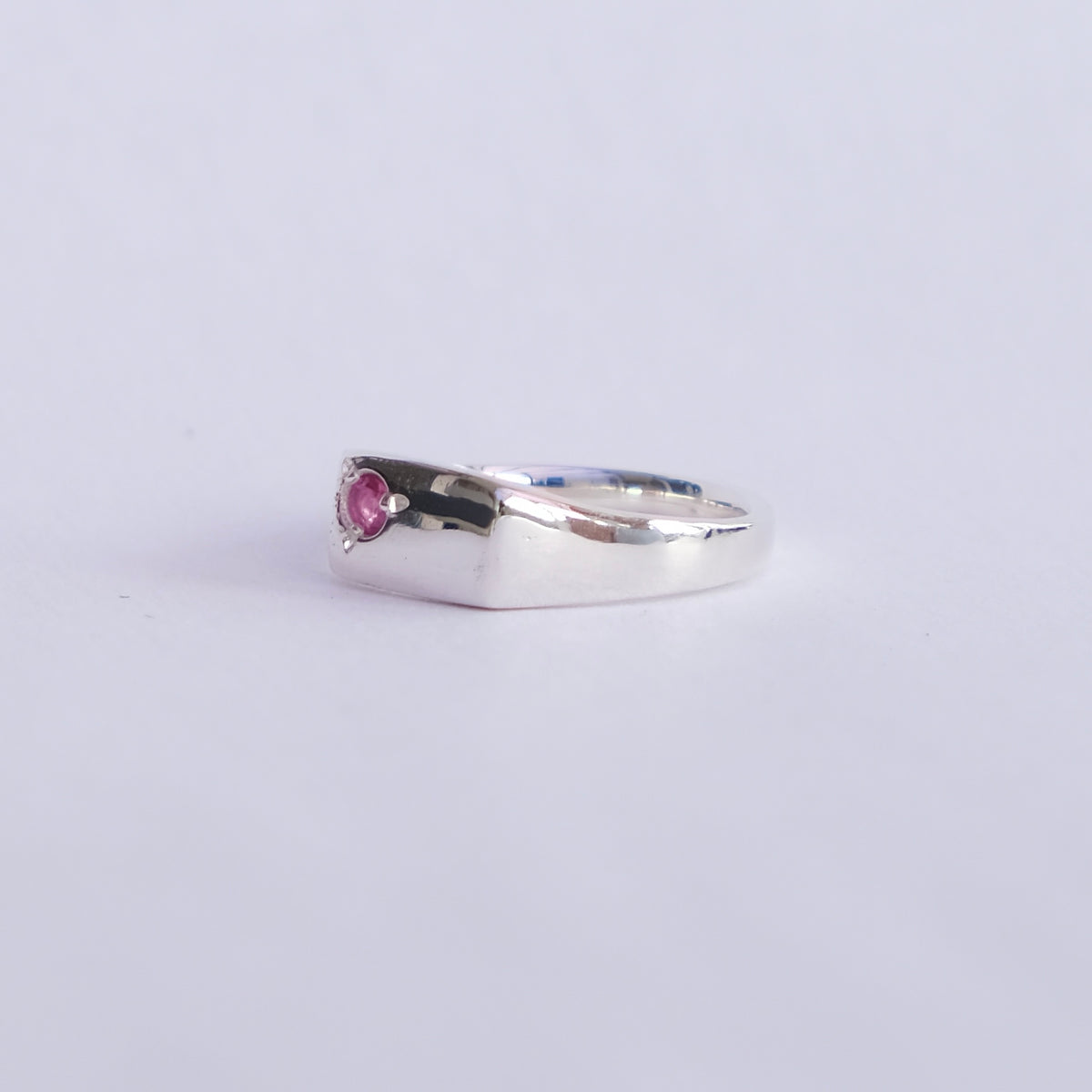 Lume Signet Ruby