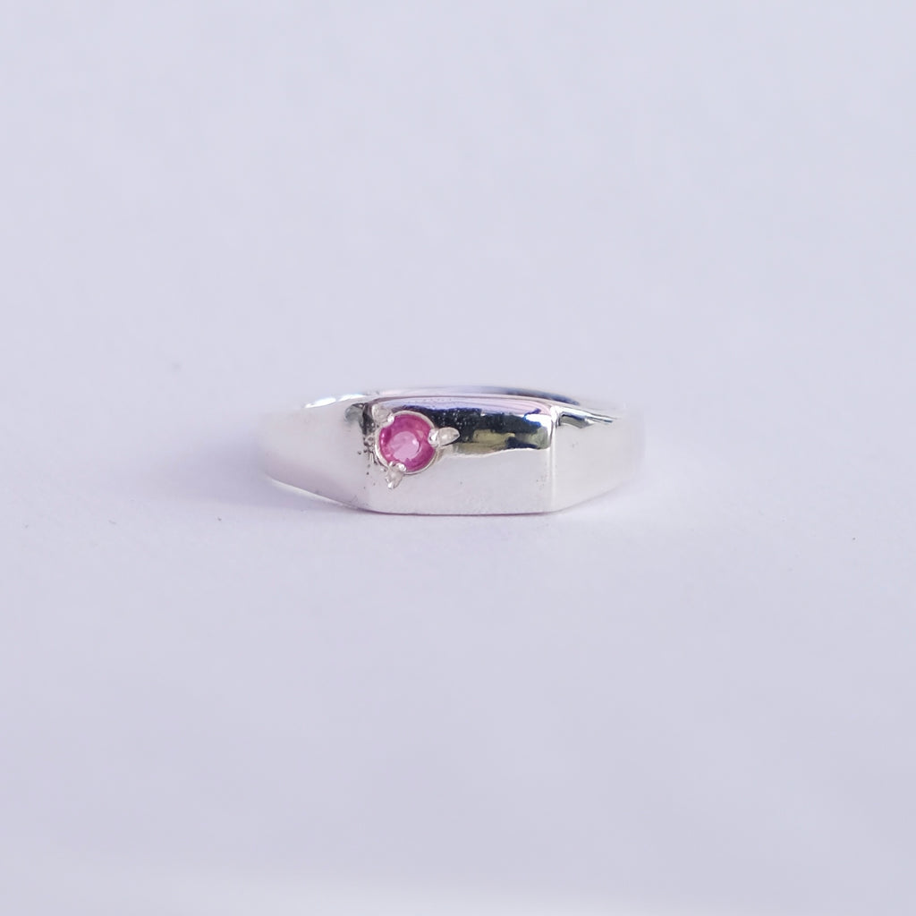 Lume Signet Ruby