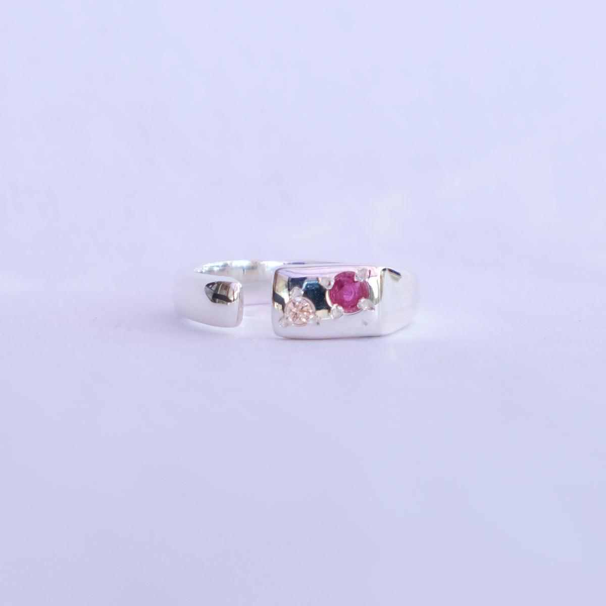 Lume Duo Signet Ruby + Champagne